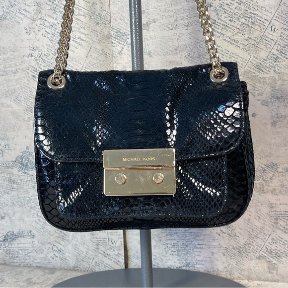 Michael Kors SLOAN LEATHER HANDBAG - Picture 2 of 14